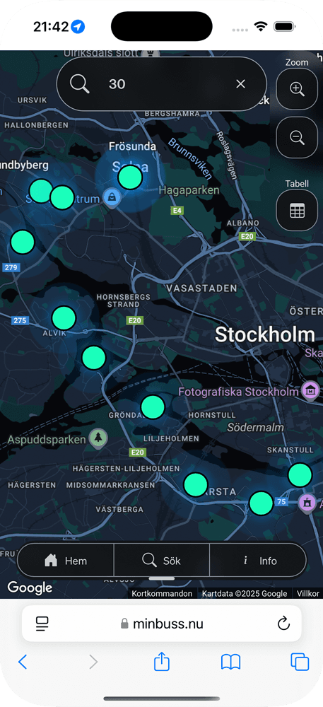 Karta över Stockholm med gröna markörer som visar bussarnas realtidsposition.